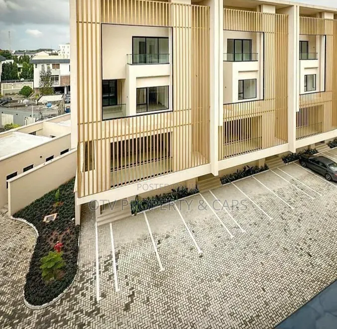 5bdrm Townhouse/Terrace in Banana Island for sale
