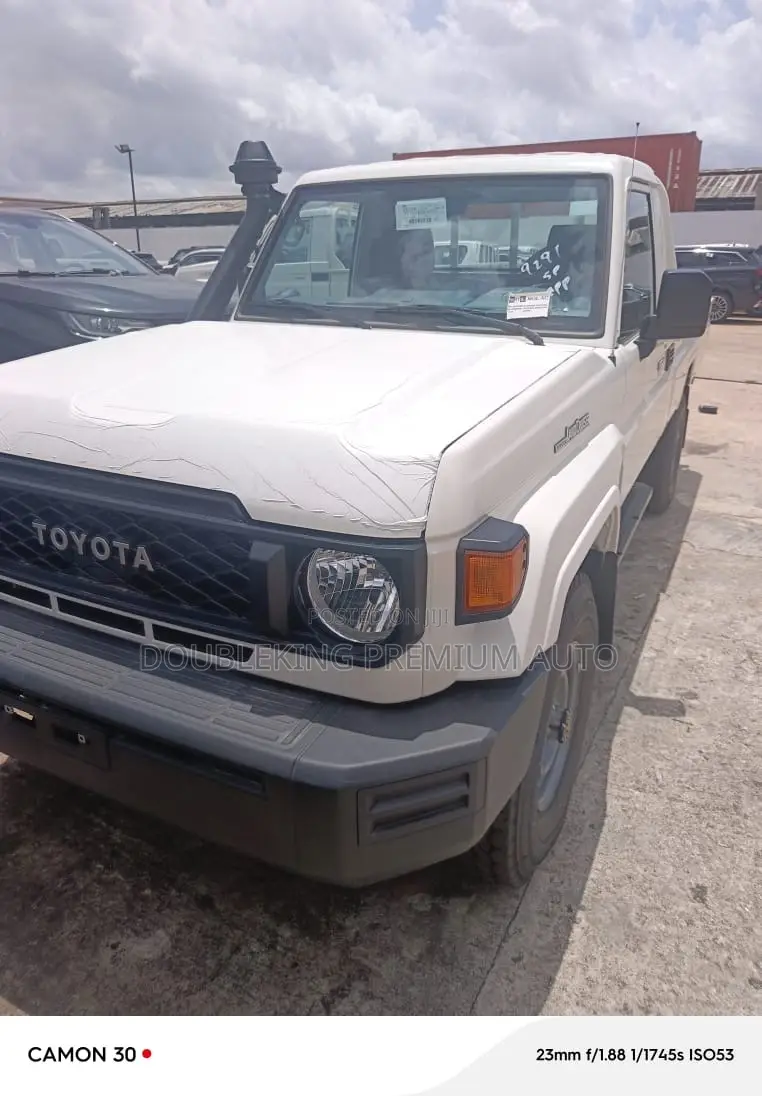 Toyota Land Cruiser 2024 White