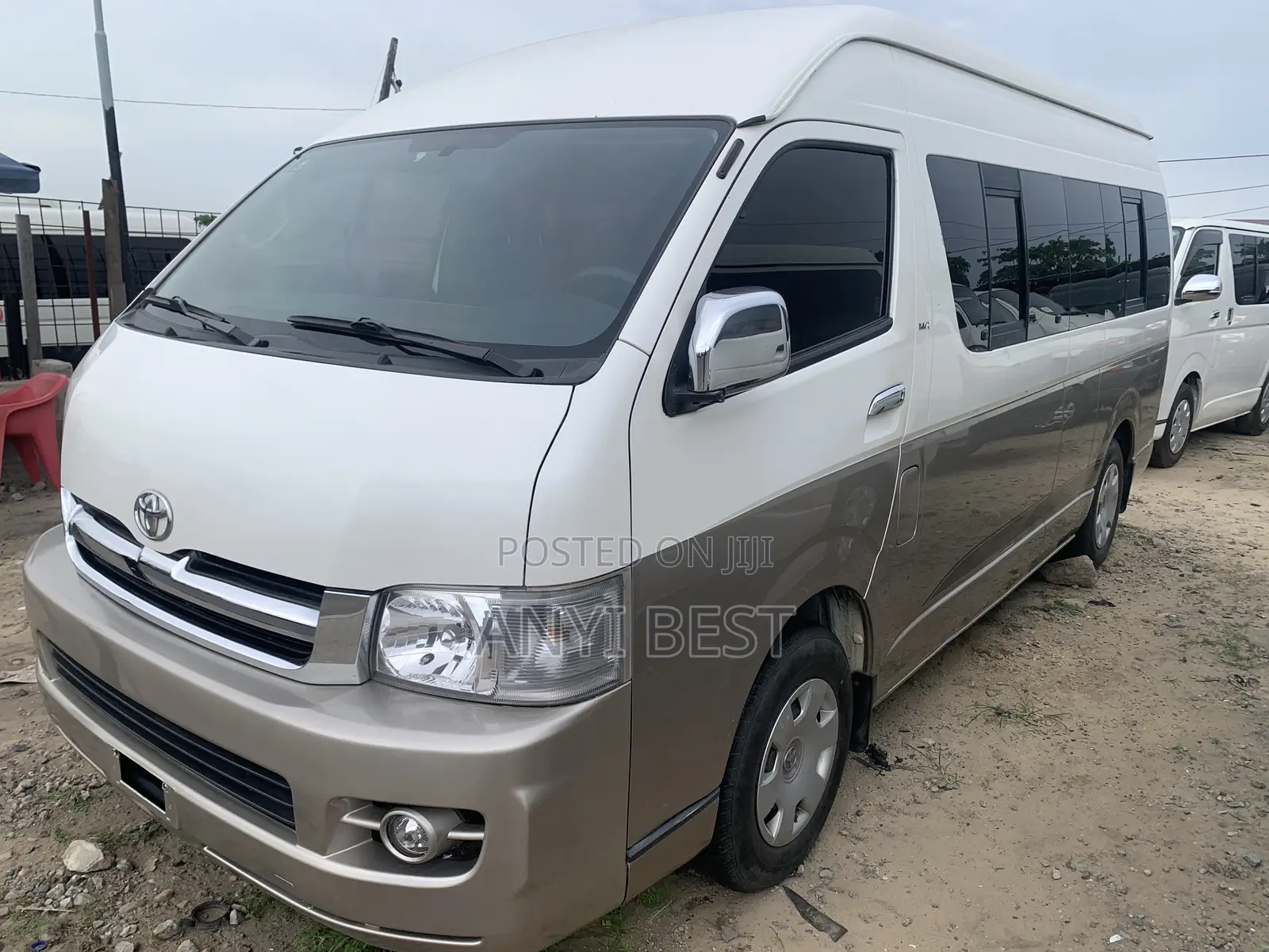 Toyota HiAce 2015 White