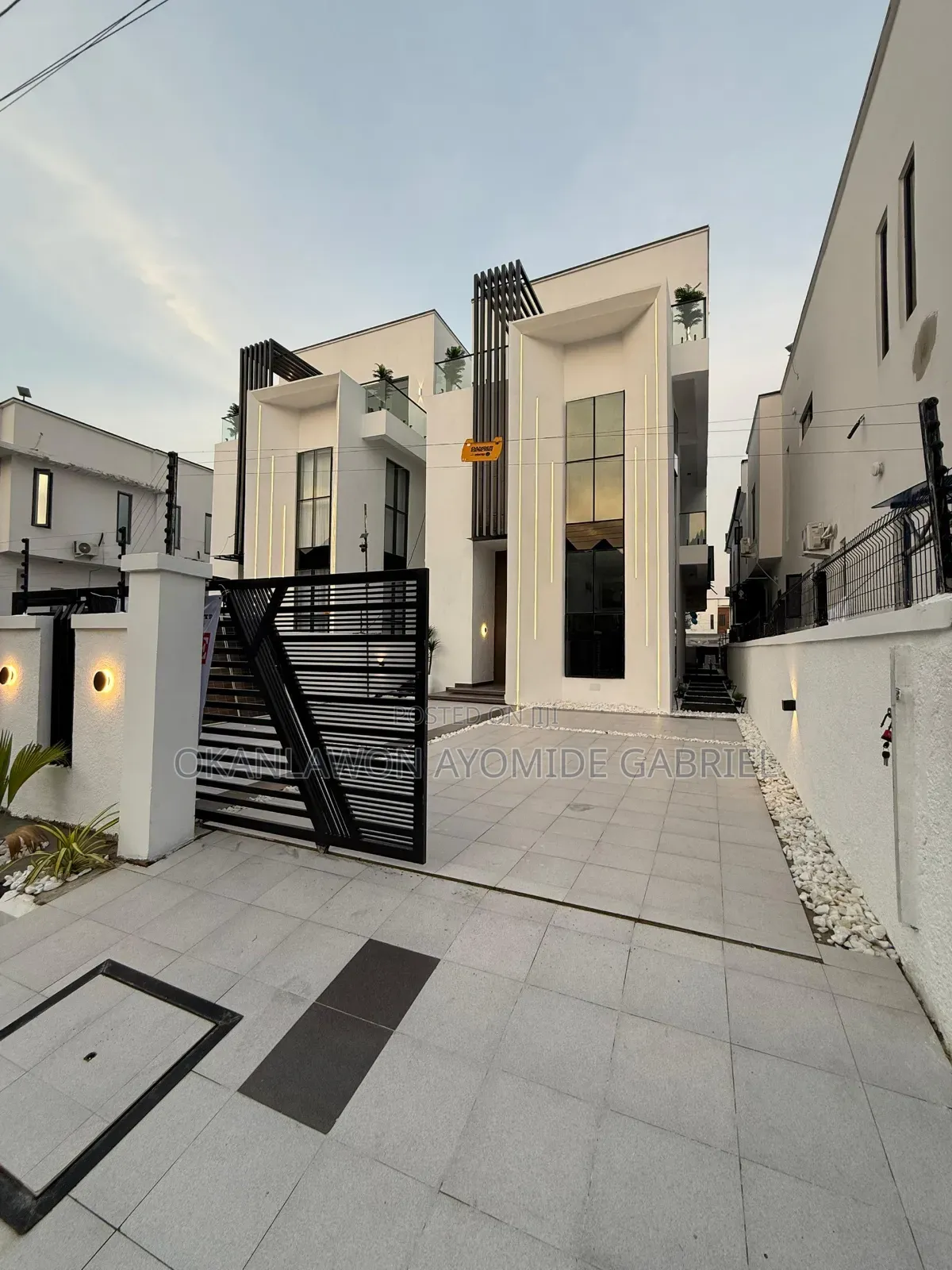 5bdrm Duplex in Lekki Expressway for sale