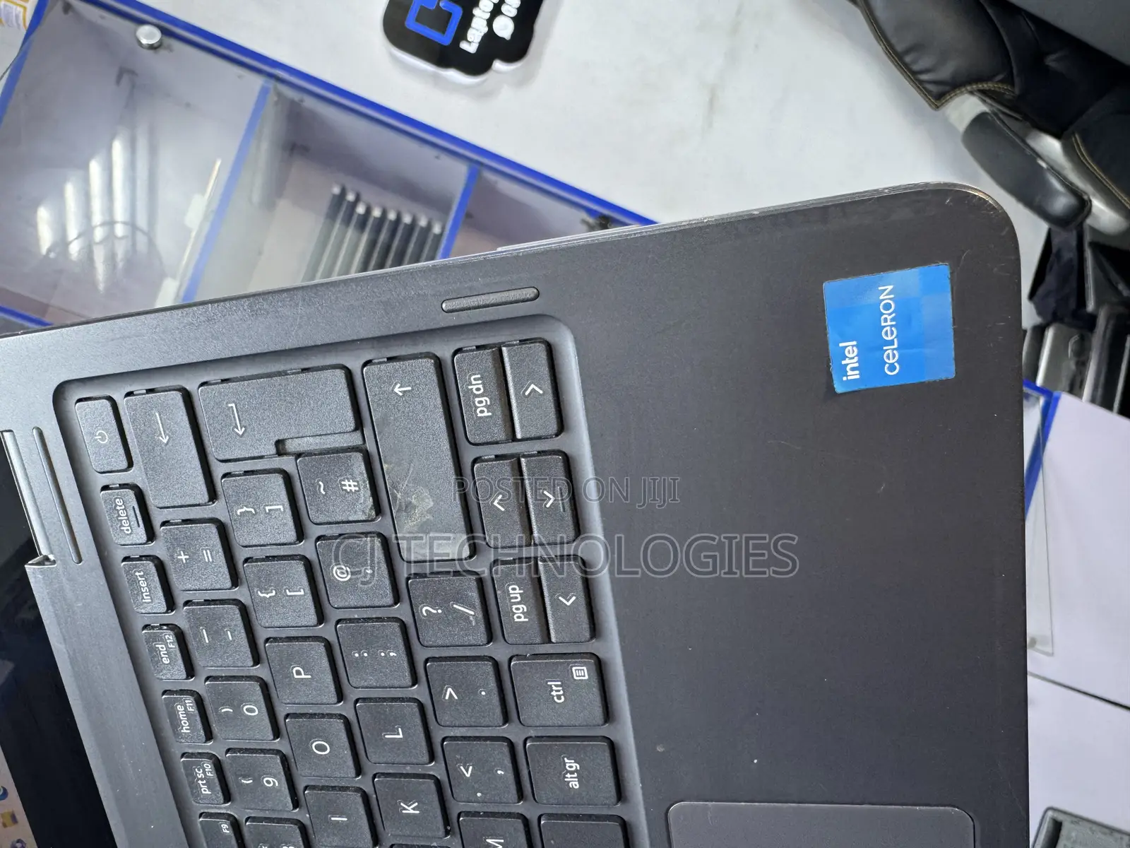 Laptop Dell Latitude 3120 4GB Intel Celeron SSD 60GB