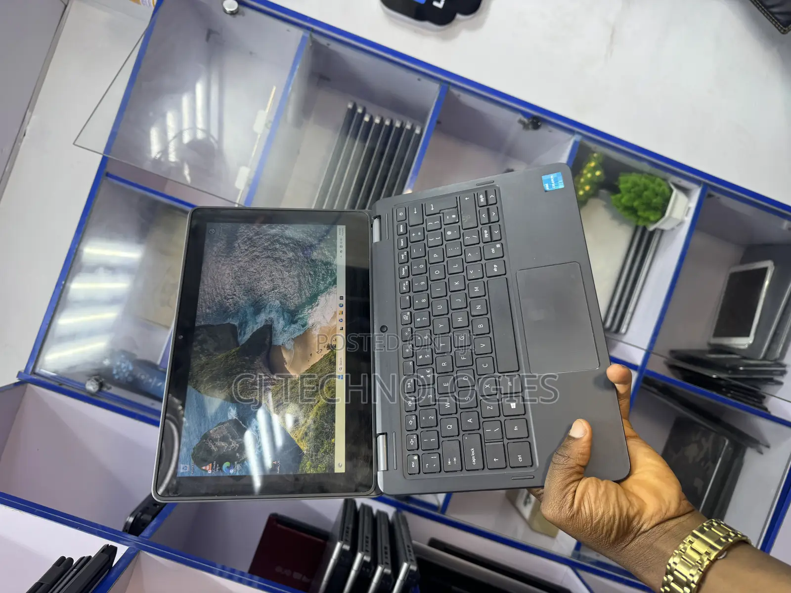 Laptop Dell Latitude 3120 4GB Intel Celeron SSD 60GB