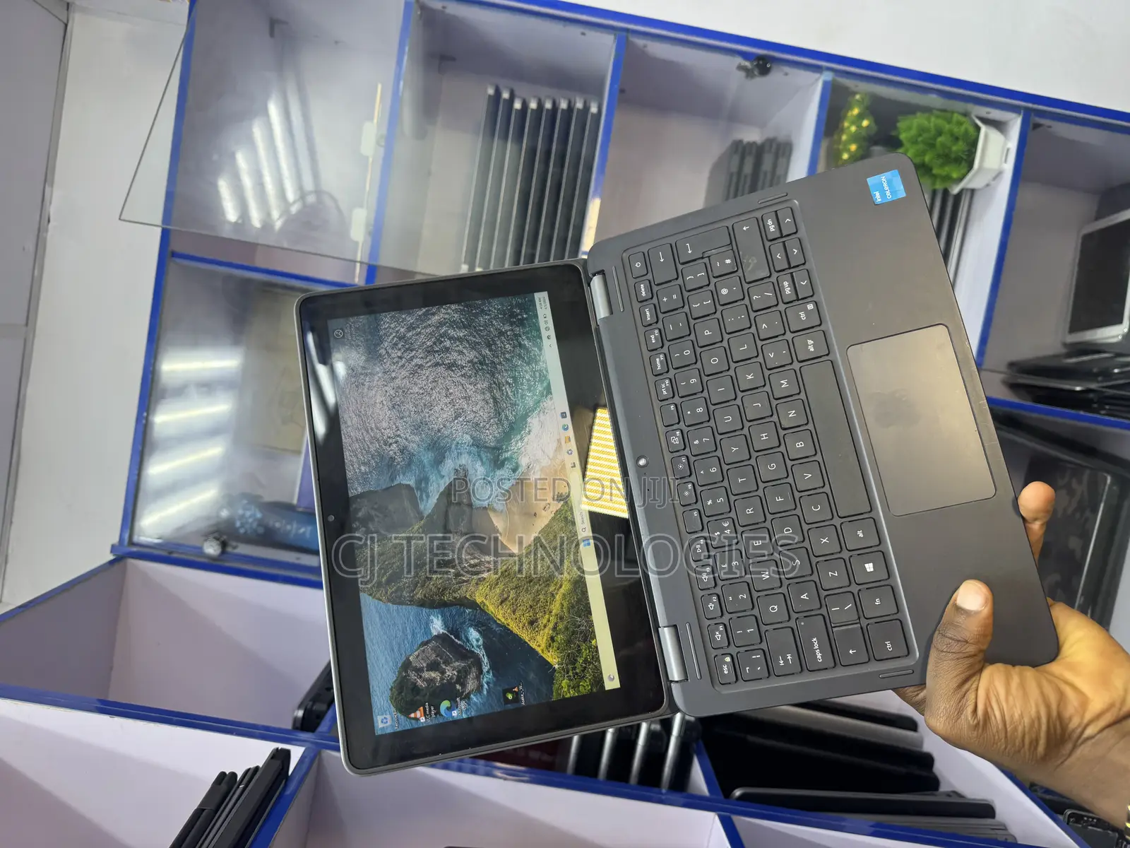 Laptop Dell Latitude 3120 4GB Intel Celeron SSD 60GB