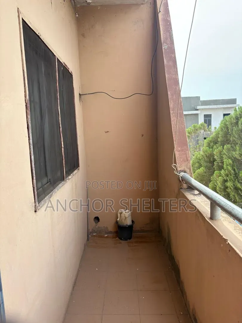 3bdrm Block of Flats in Wuse Zone 2 for sale