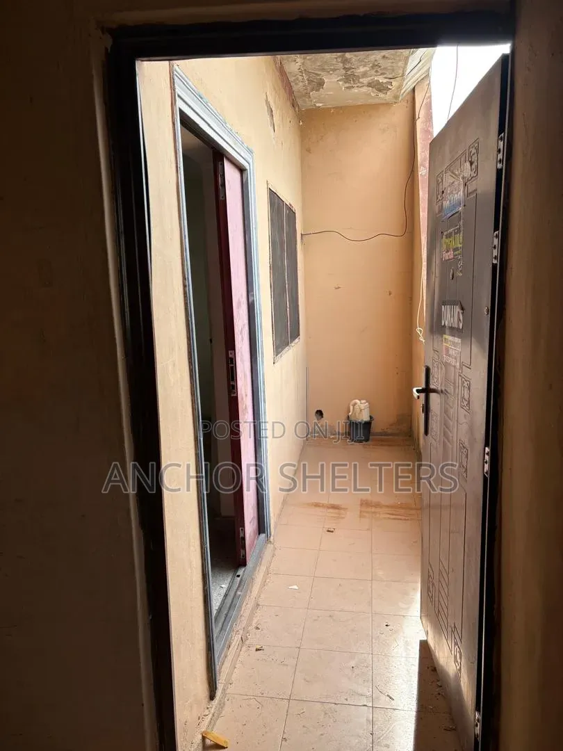 3bdrm Block of Flats in Wuse Zone 2 for sale