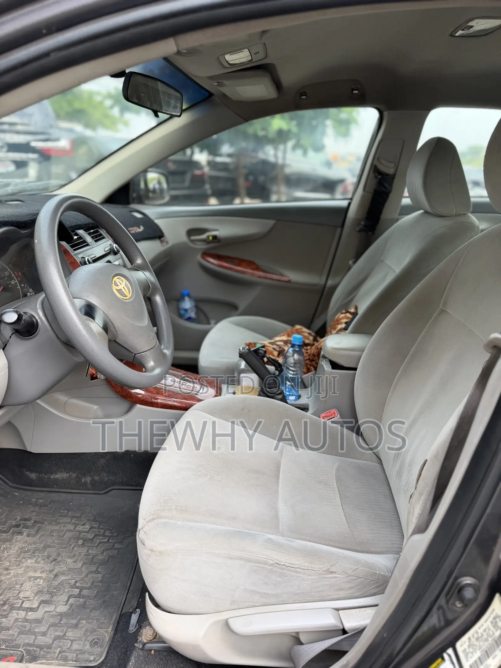 Toyota Corolla LE 4dr Sedan (1.8L 4 cyl 4A) 2009 Gray