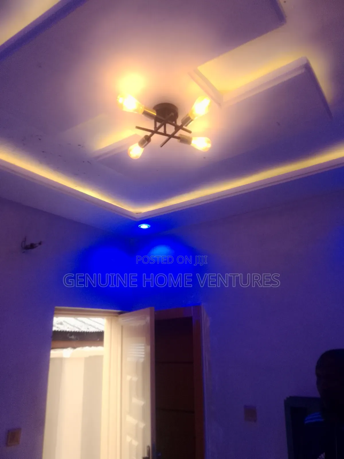 5bdrm Duplex in Agric for rent