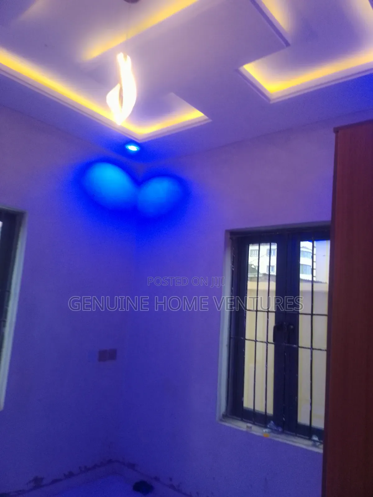 5bdrm Duplex in Agric for rent