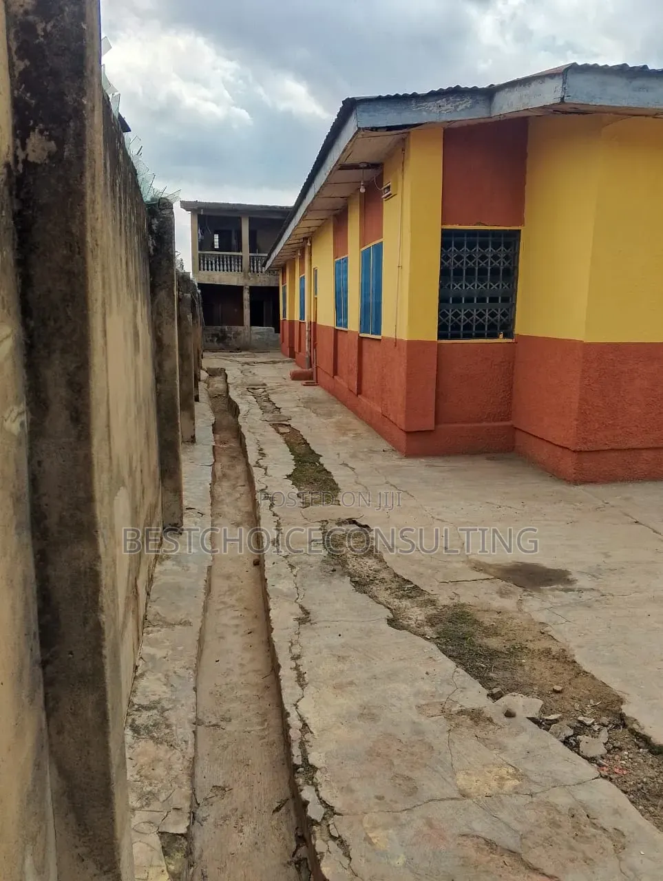 4bdrm Bungalow in Oki, Ibadan for sale