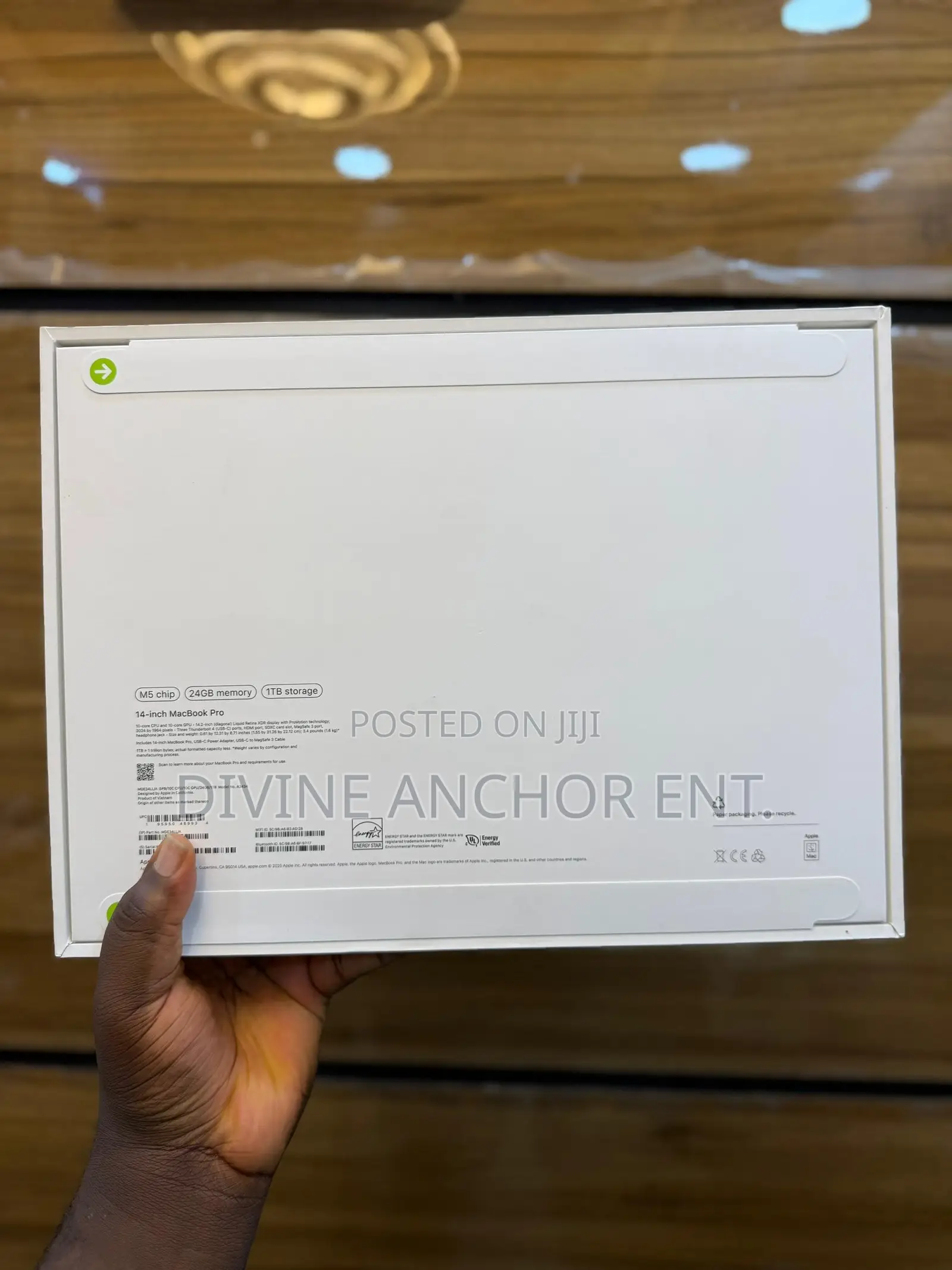 New Laptop Apple MacBook Pro 2025 M5 24GB Apple M5 SSD 1T