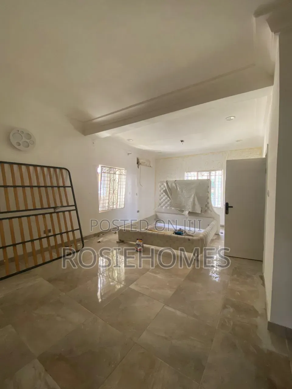 3bdrm Duplex in View Estate, Awolowo Road for sale