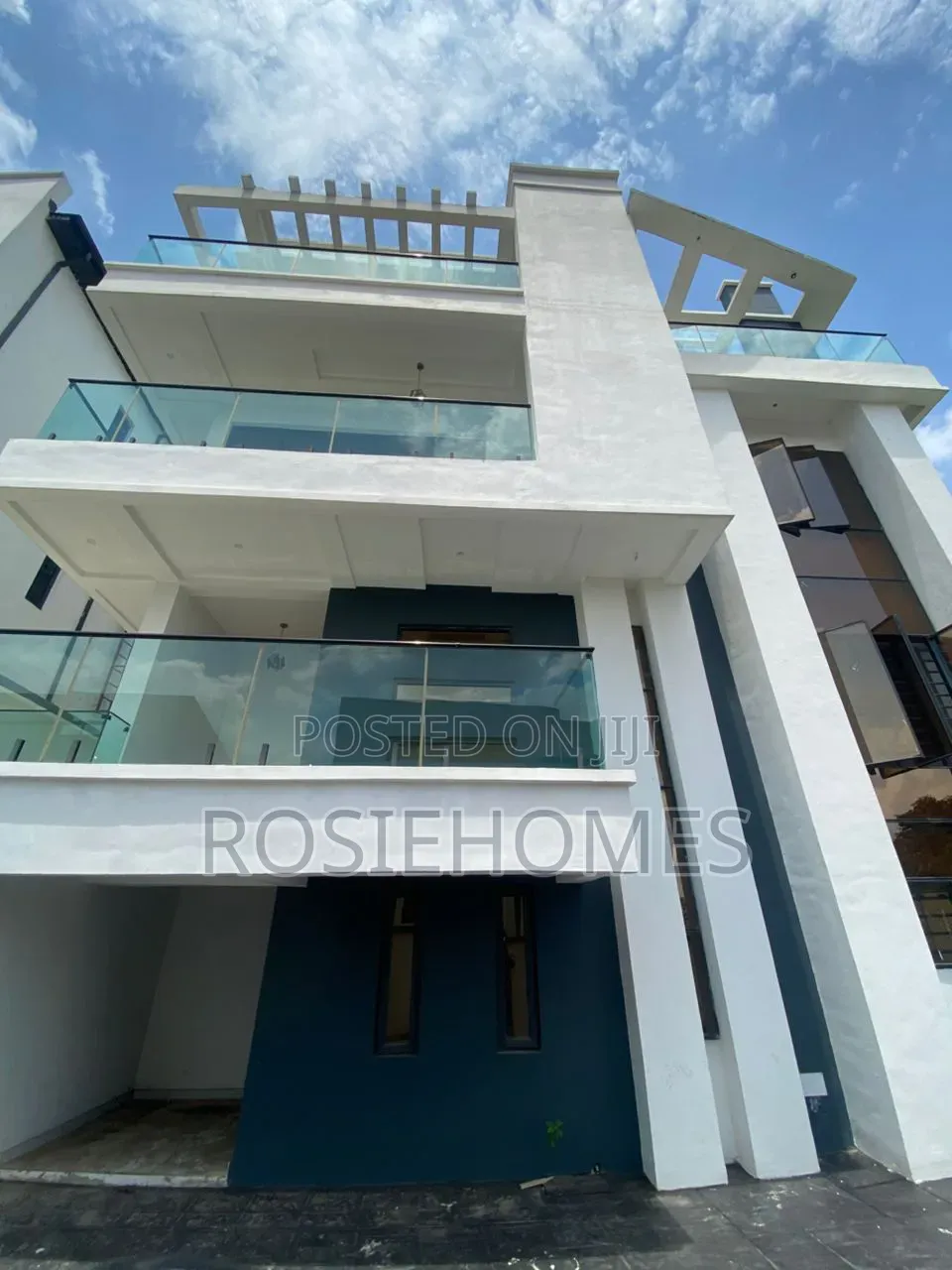 5bdrm Duplex in View Estate, Ikeja GRA for sale