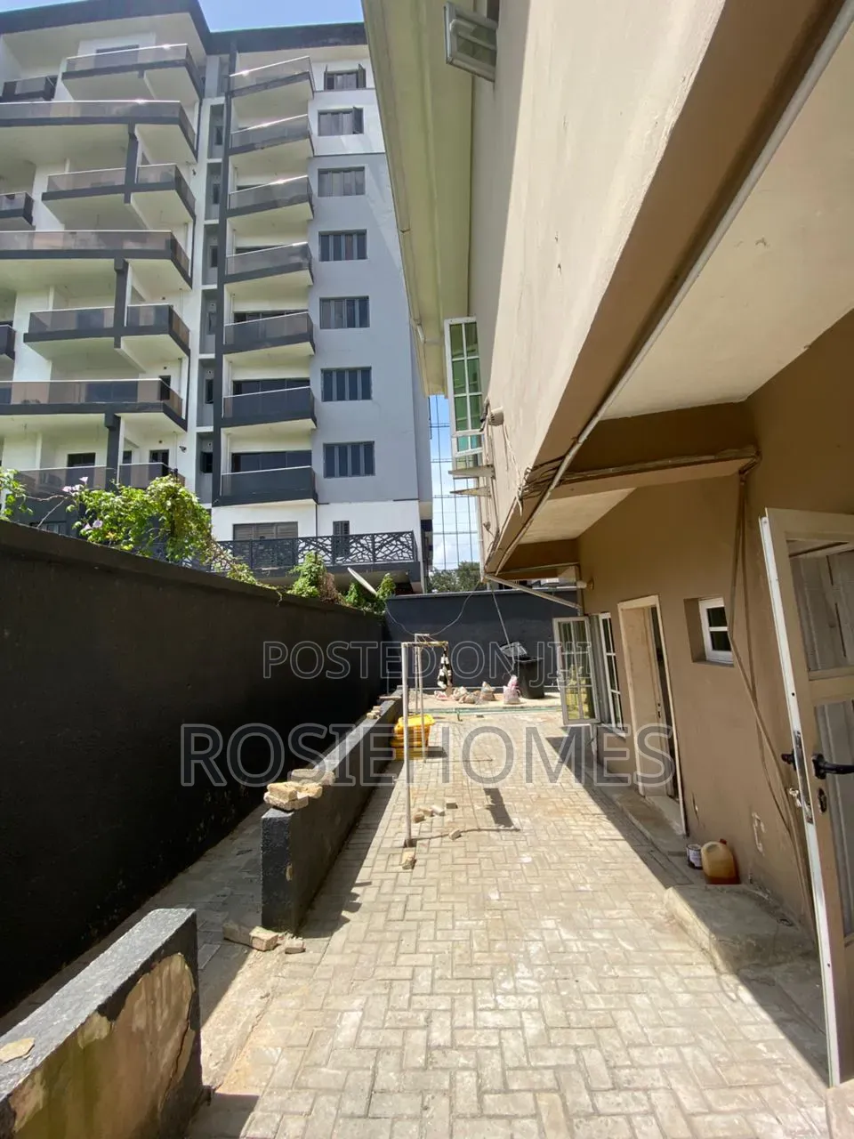 5bdrm Duplex in View Estate, Ikeja GRA for sale