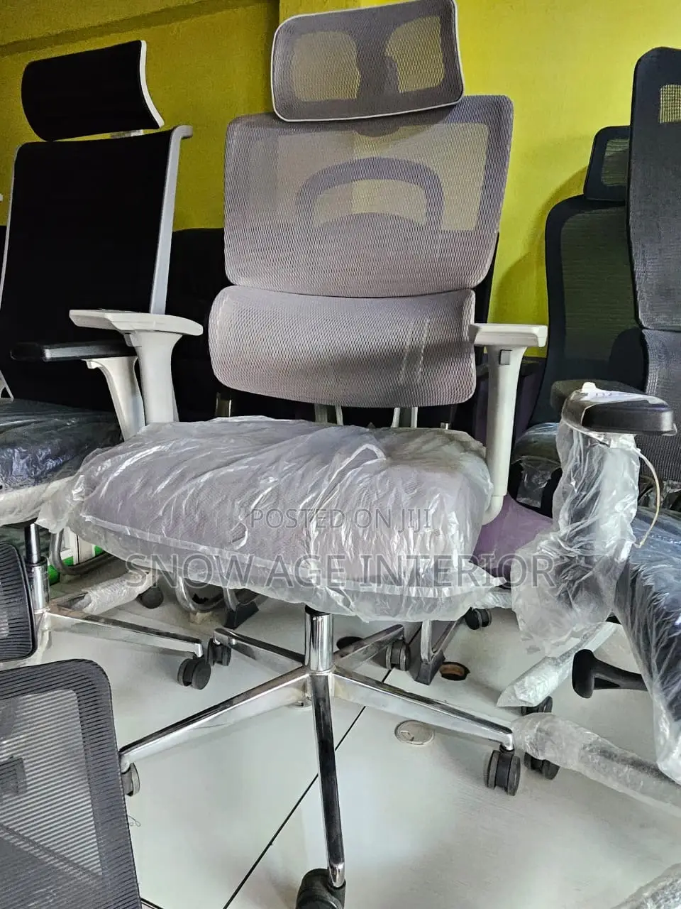 Executive Office Swivel Mesh Chair(With Lumbar Support)
