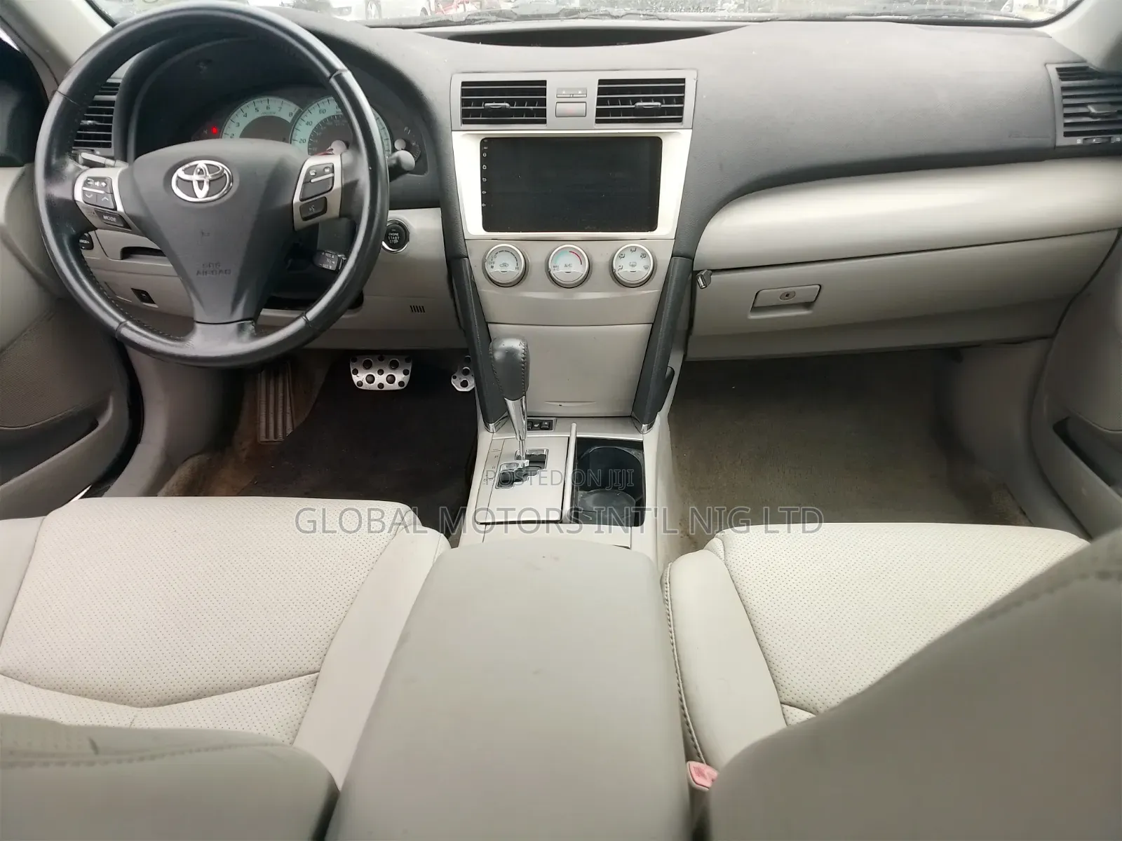 Toyota Camry Se Edition Keyless 2010/ 2011