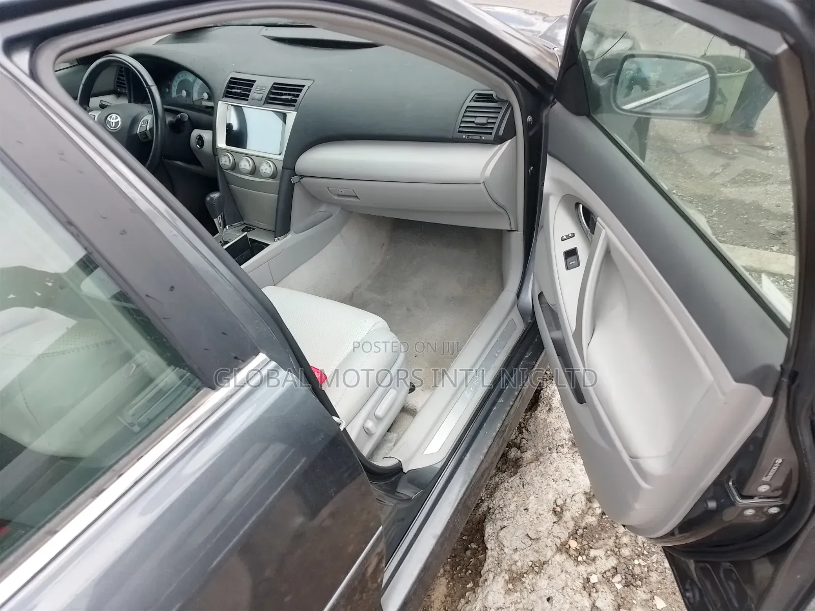 Toyota Camry Se Edition Keyless 2010/ 2011