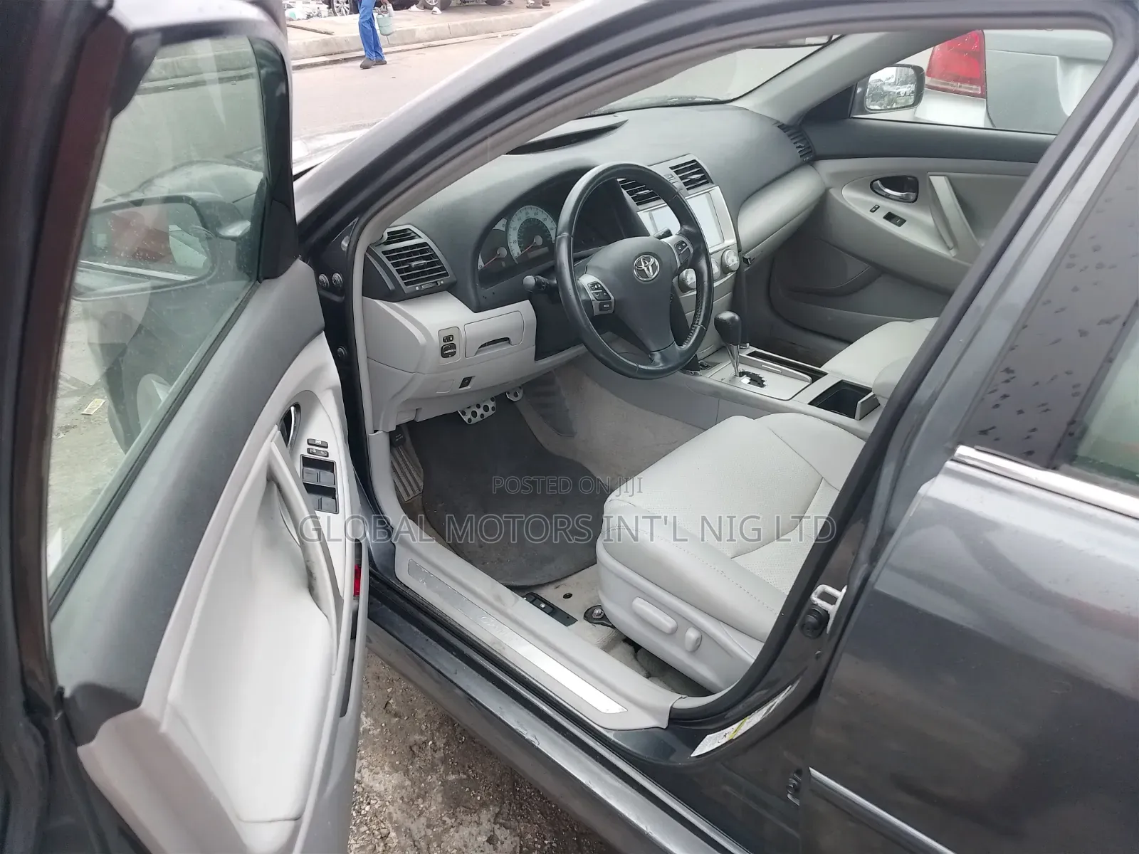 Toyota Camry Se Edition Keyless 2010/ 2011