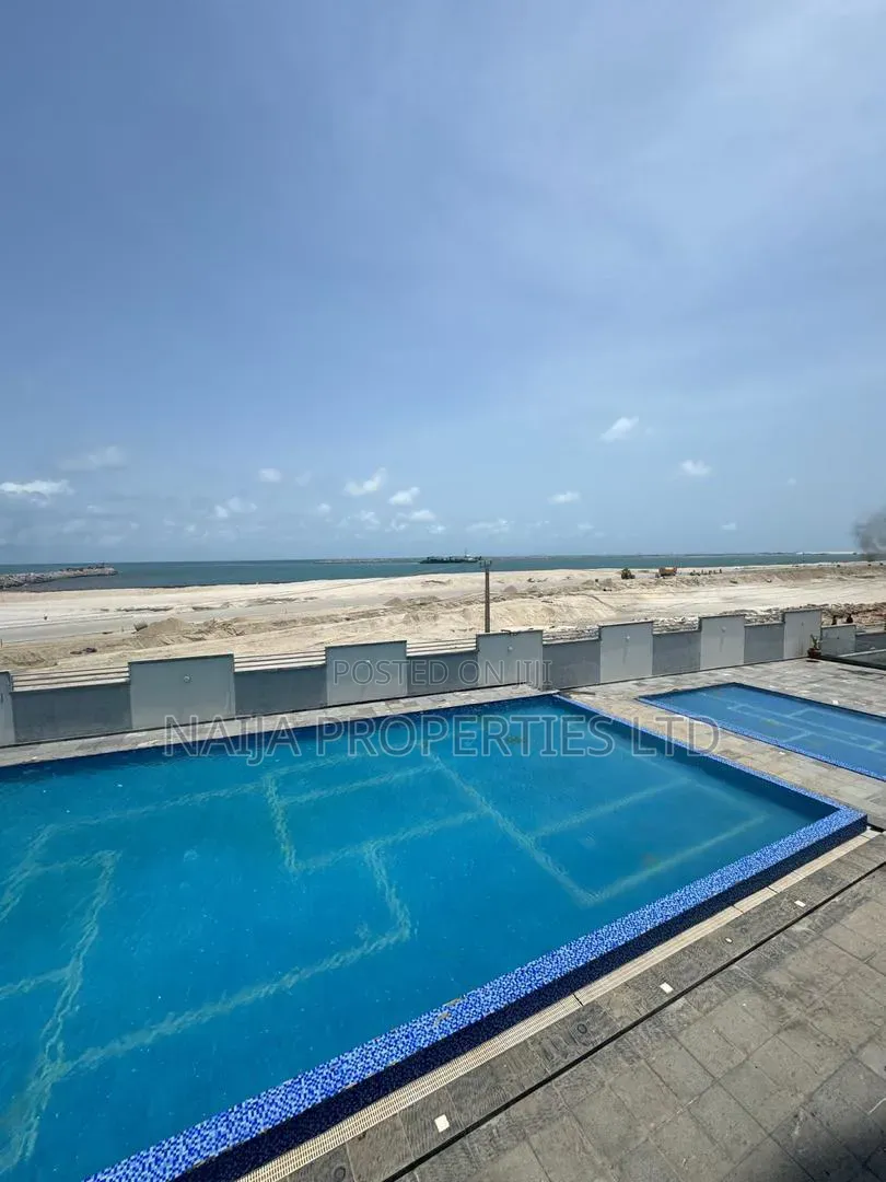 2bdrm Apartment in Blue Water, Lekki Phase 1 for rent