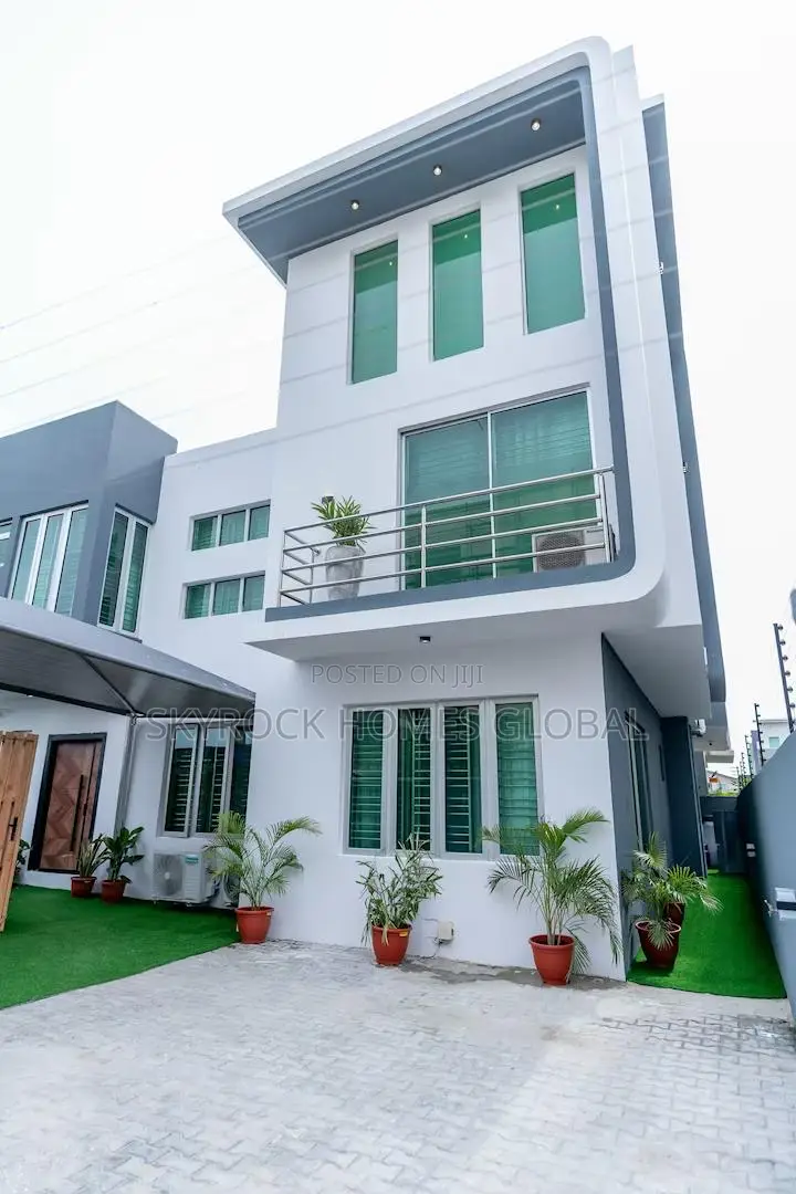 Furnished 4bdrm Duplex in Ikate for sale