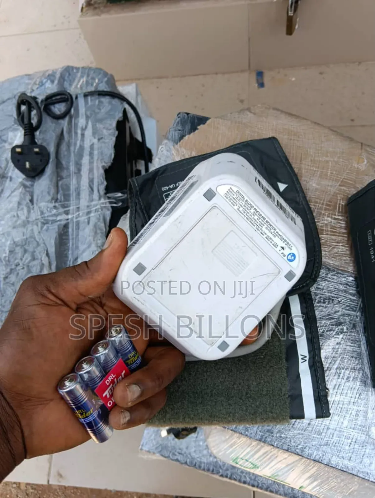 Medical Bluetooth Bp Monitor
Accurate 
Tracks Blood Pressure Pulse