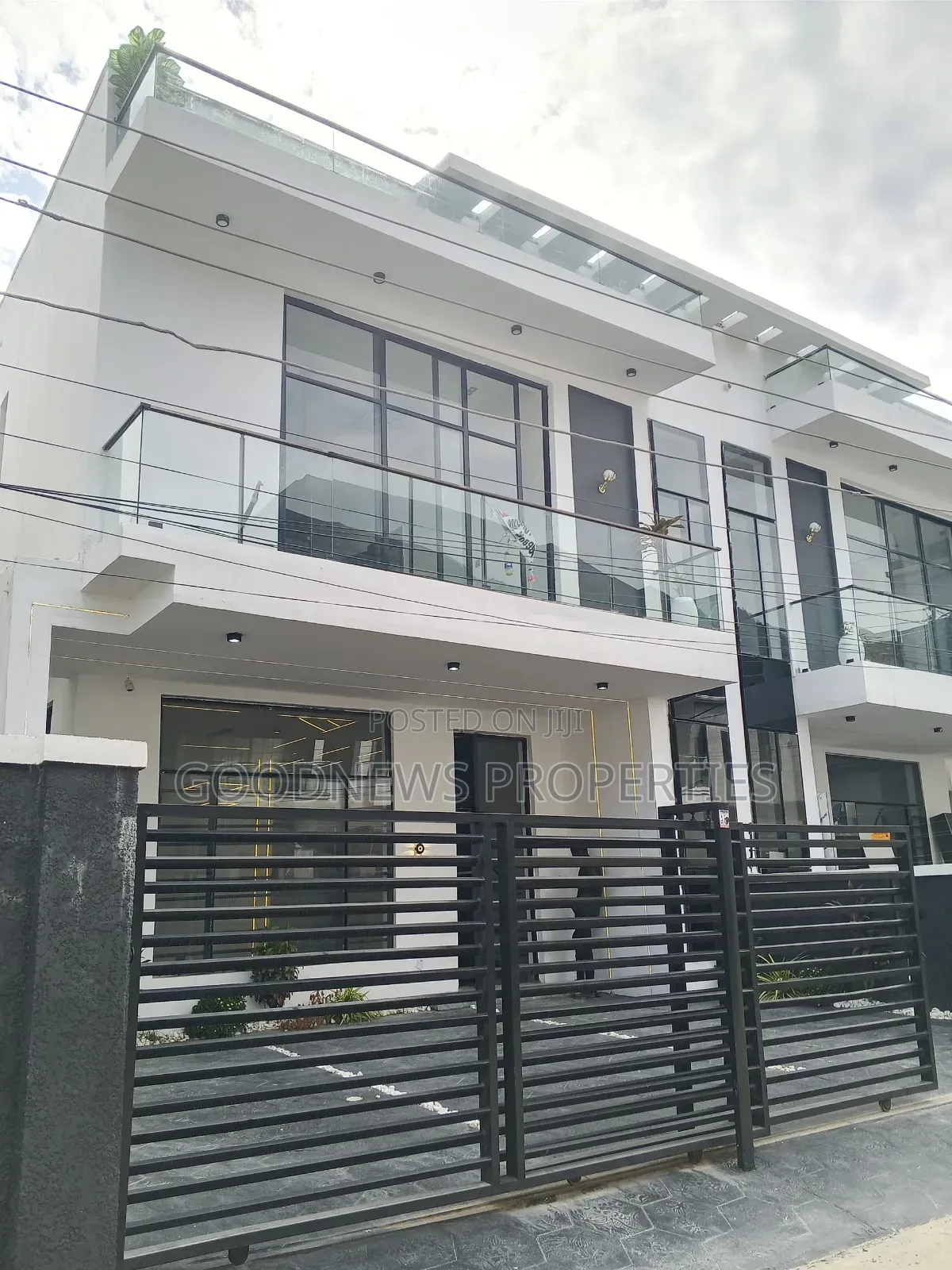 4bdrm Duplex in Ikota Lekki for sale