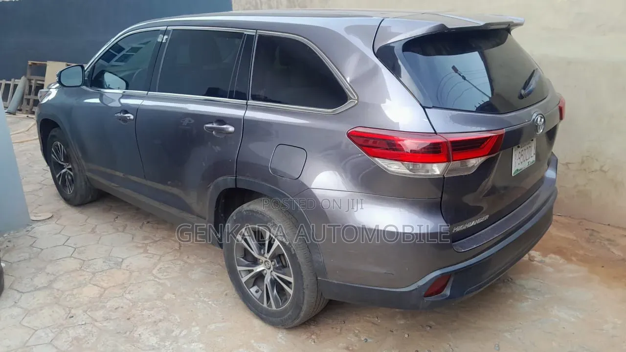 Toyota Highlander 2019 Gray