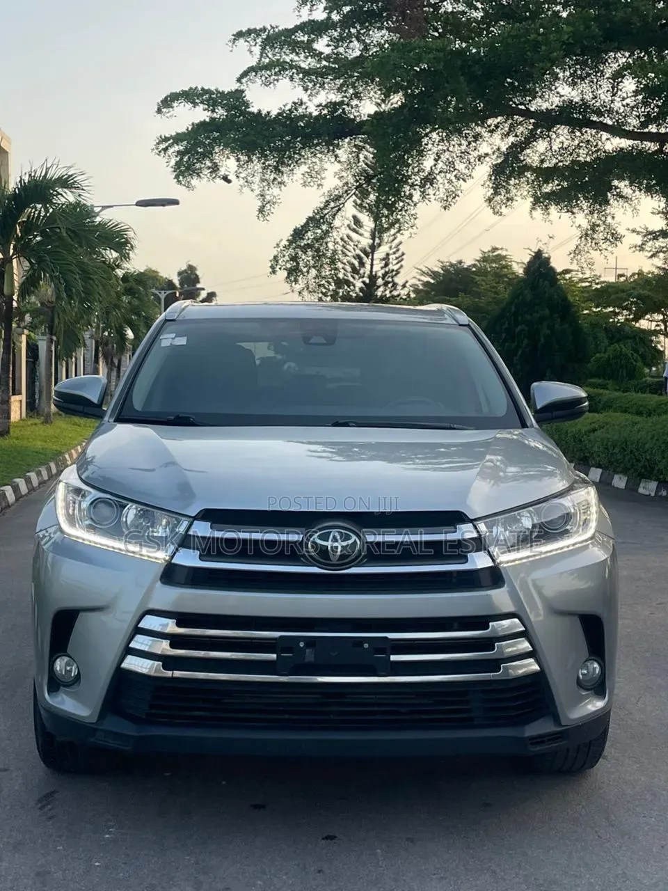 Toyota Highlander XLE 4x2 V6 (3.5L 6cyl 8A) 2018 Gray