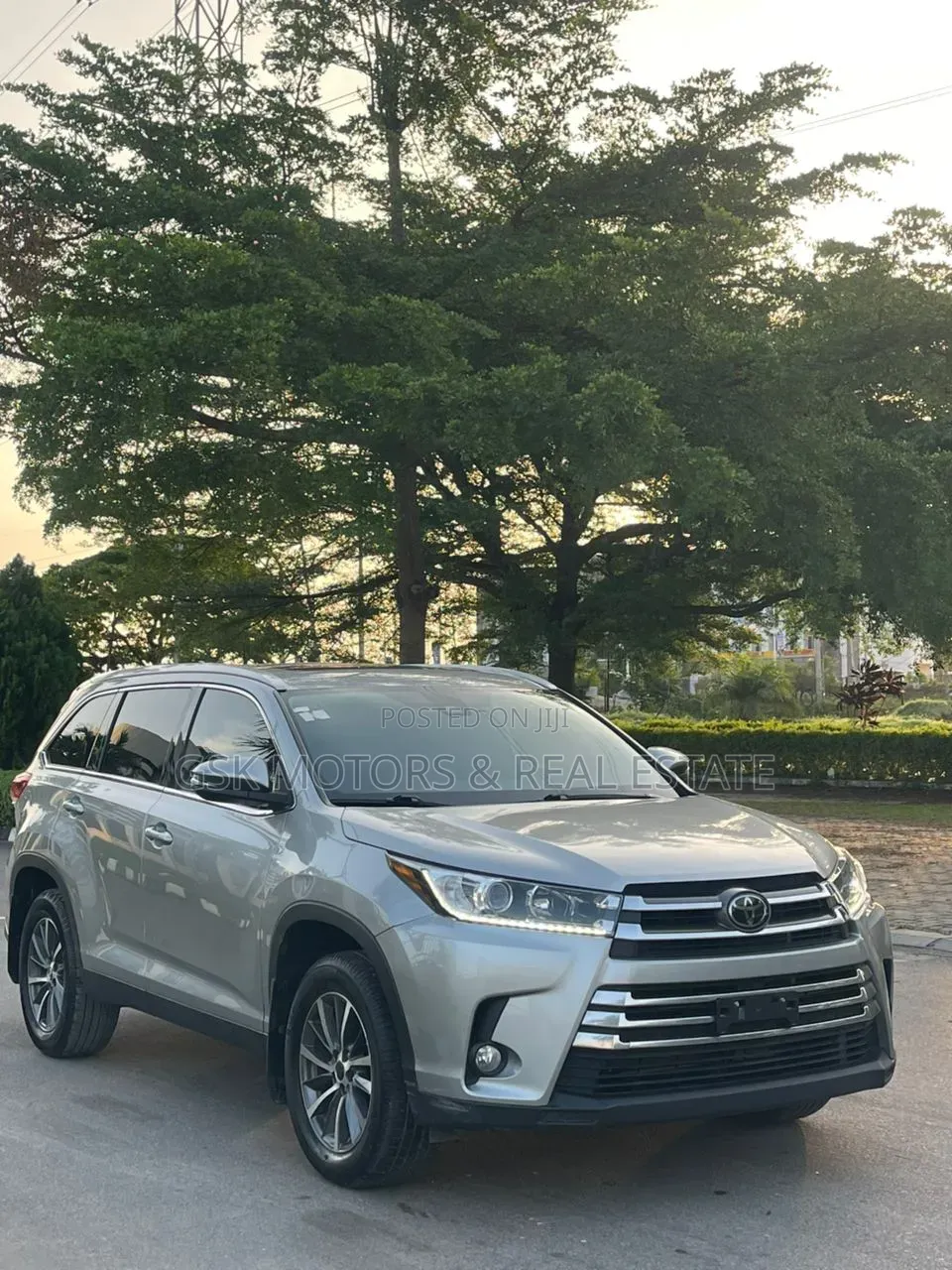 Toyota Highlander XLE 4x2 V6 (3.5L 6cyl 8A) 2018 Gray