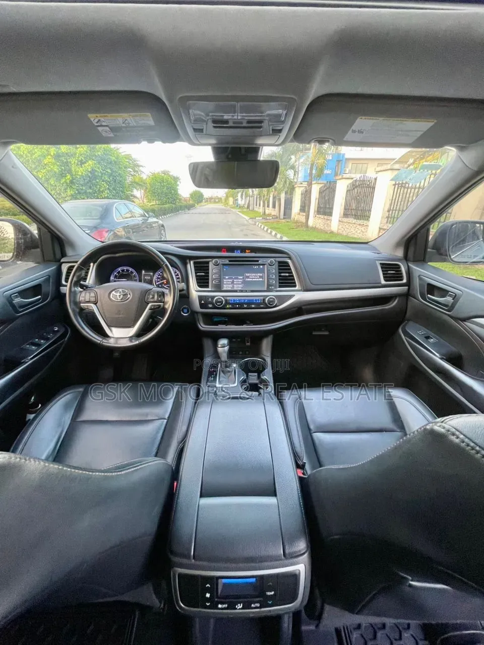 Toyota Highlander XLE 4x2 V6 (3.5L 6cyl 8A) 2018 Gray