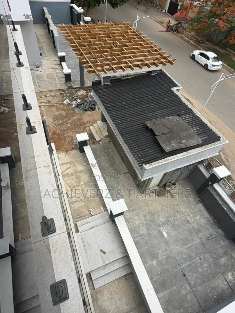 4bdrm Duplex in Utako for sale