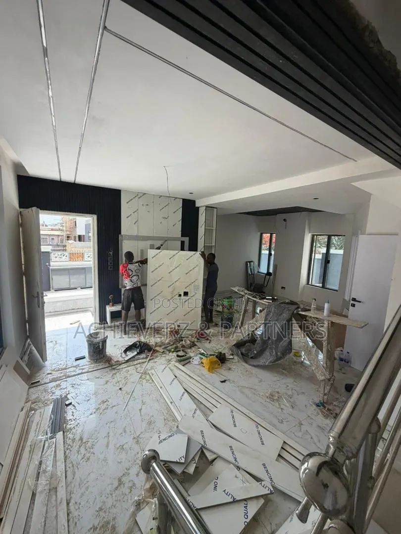 4bdrm Duplex in Utako for sale