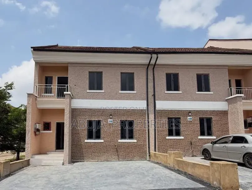 3bdrm Duplex in Apo District for rent