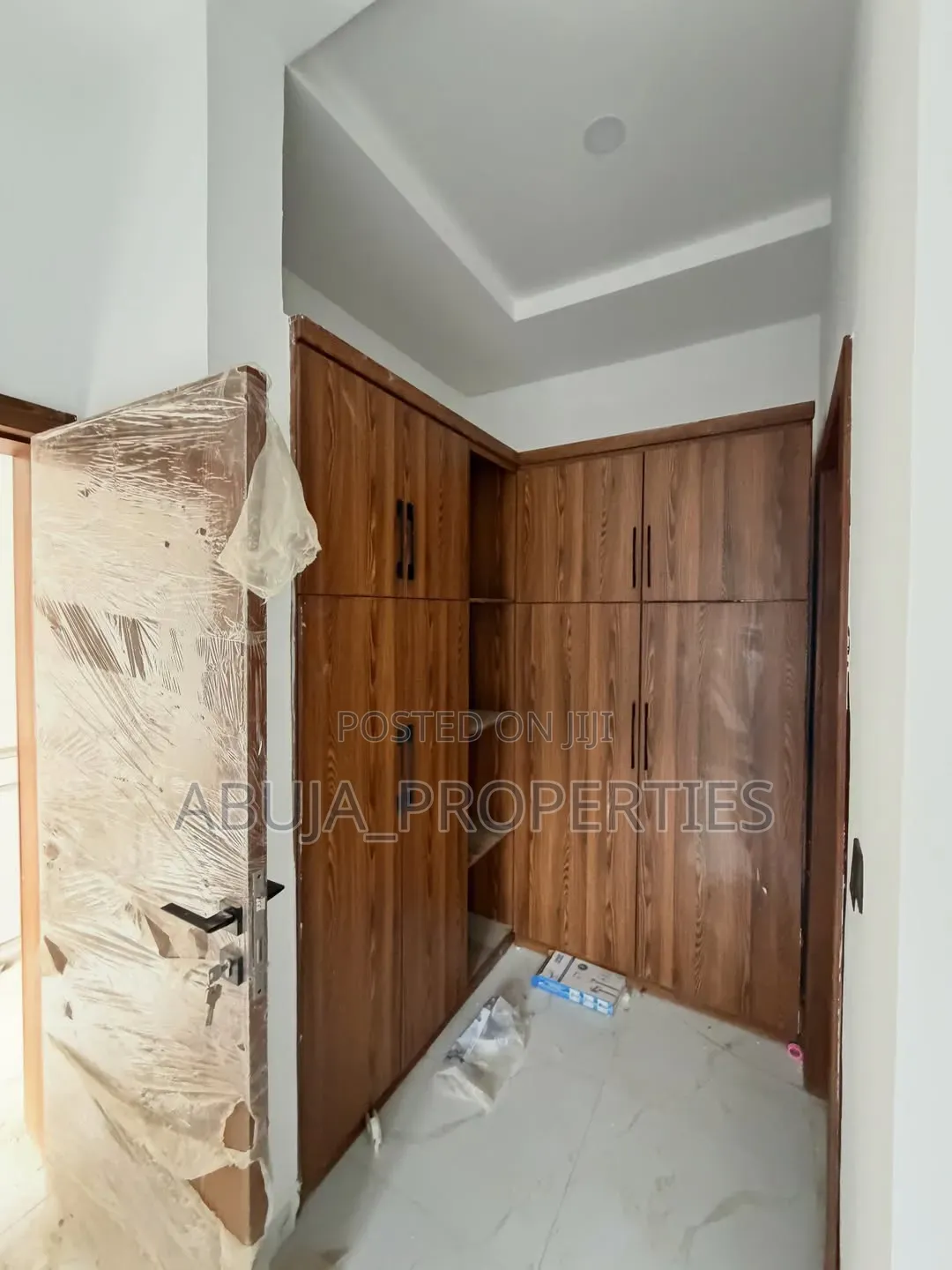 3bdrm Duplex in Apo District for rent