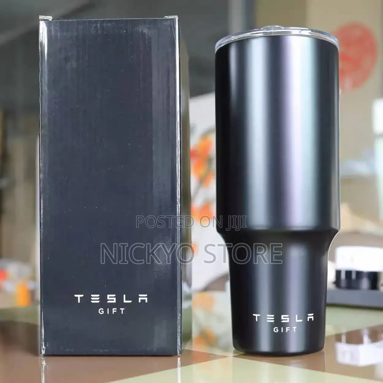 Tesla Gift 700ml Stainless Steel Vacuum Tumbler