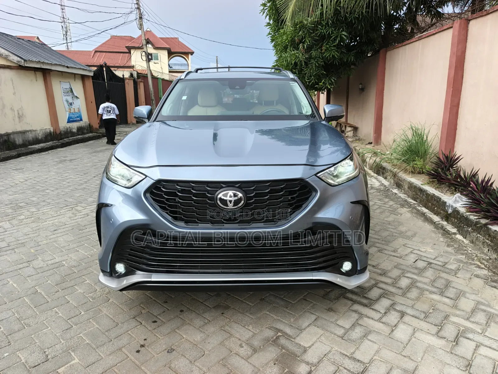 Toyota Highlander Limited AWD 2023 Silver