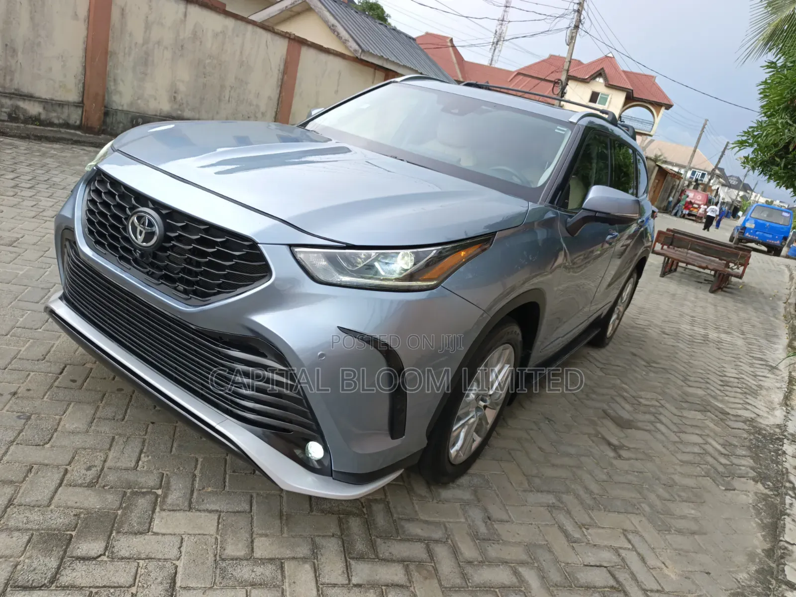 Toyota Highlander Limited AWD 2023 Silver