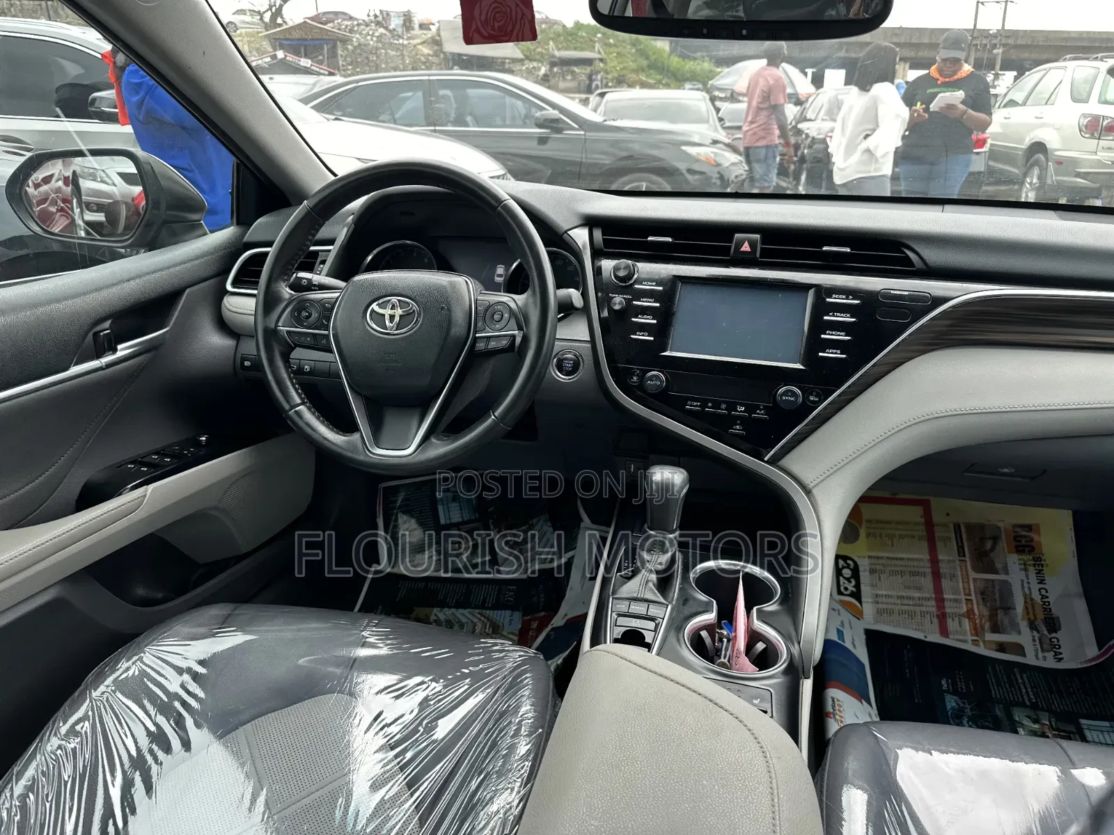 Toyota Camry XLE V6 FWD 2020 Gray