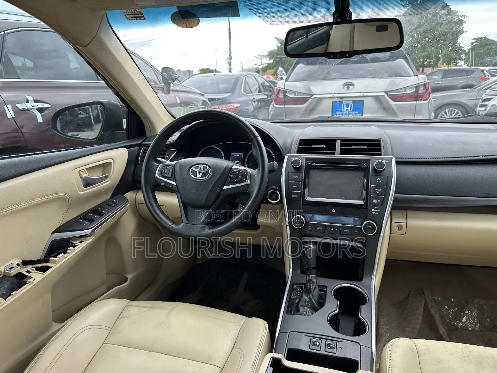 Toyota Camry XLE V6 4dr Sedan (3.6L 6cyl 6A) 2016 Gray