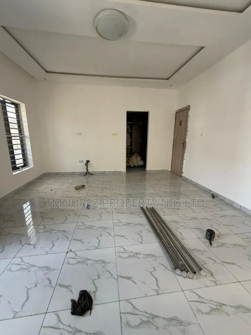 4bdrm Duplex in Chevron for rent