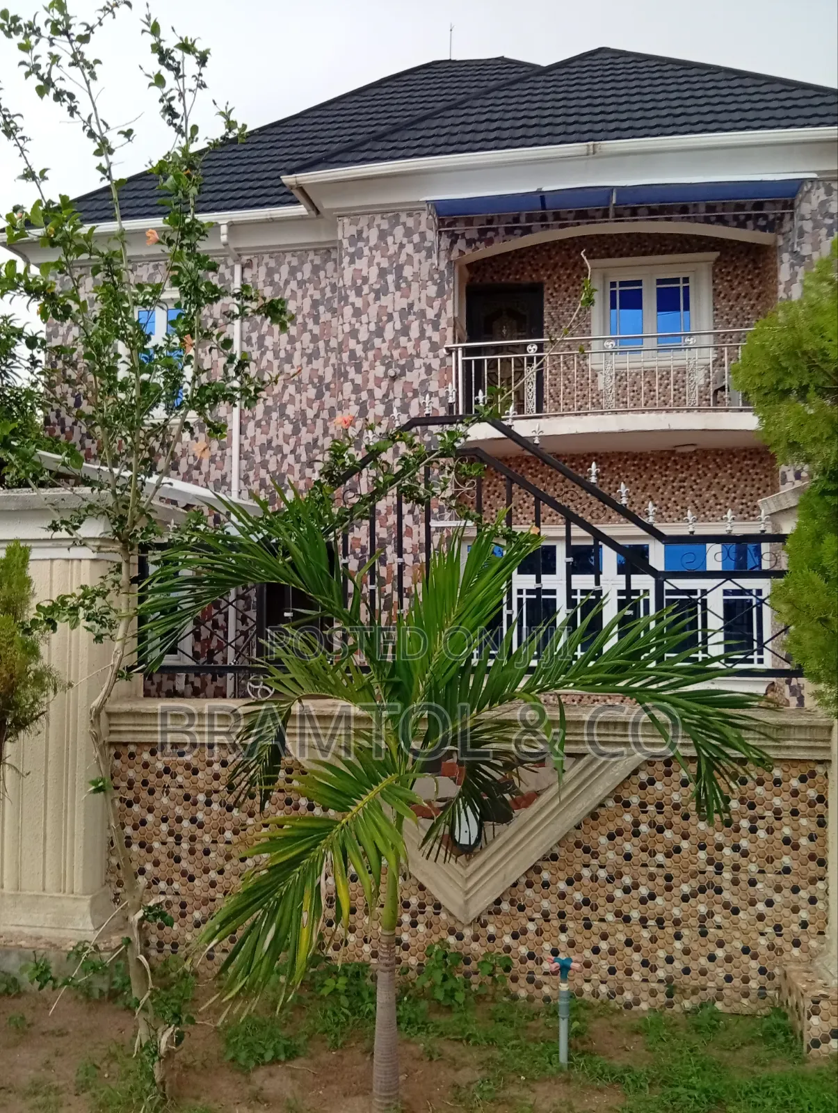 4bdrm Duplex in Tpumpy, FHA for sale