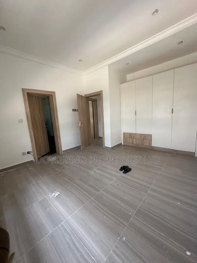 4bdrm Duplex in Ogudu GRA for rent