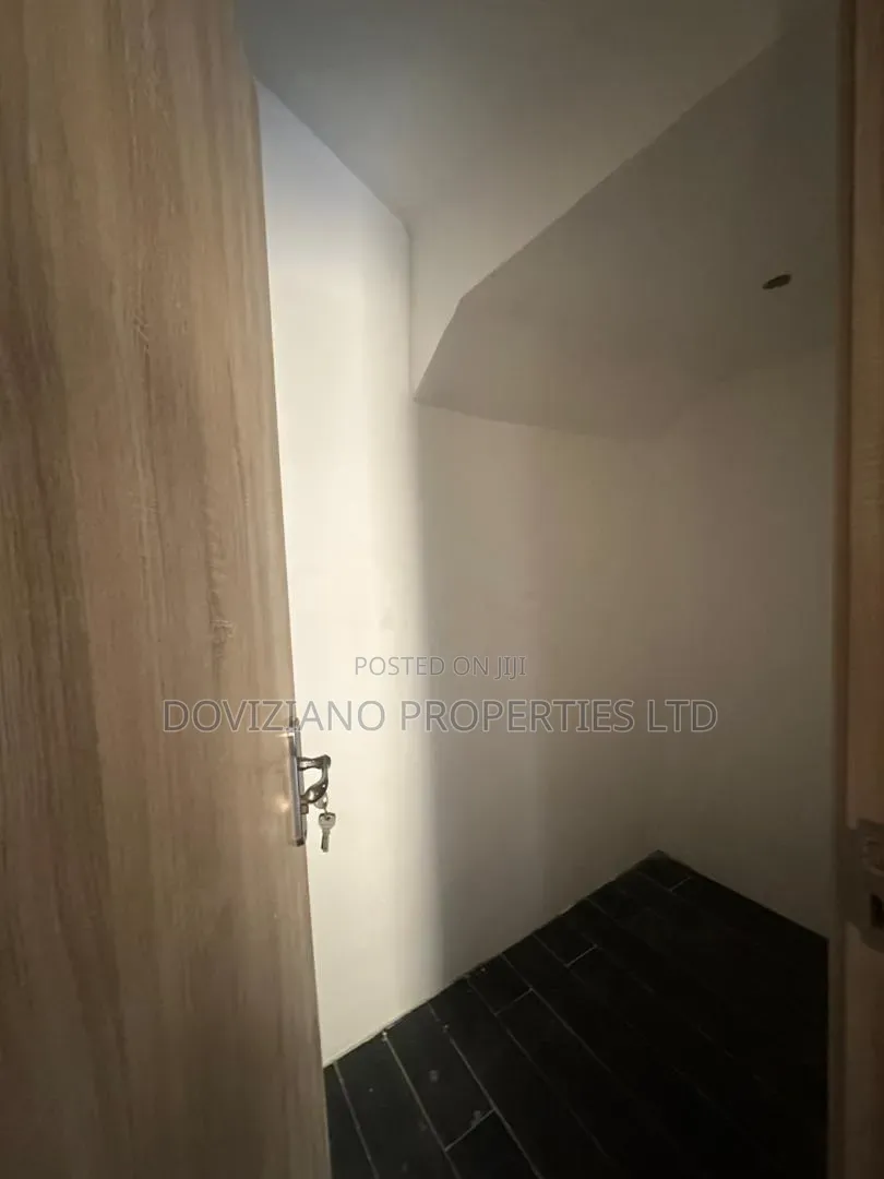 4bdrm Duplex in Ogudu GRA for rent