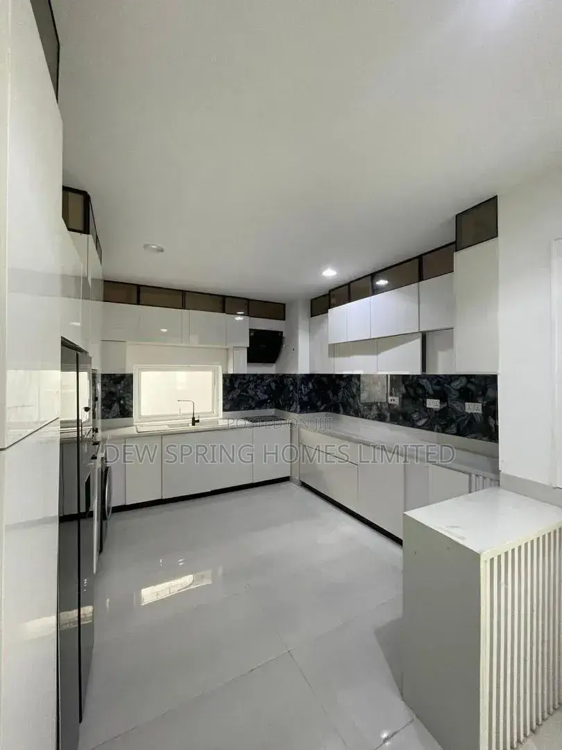 5bdrm Villa in Banana Island for sale
