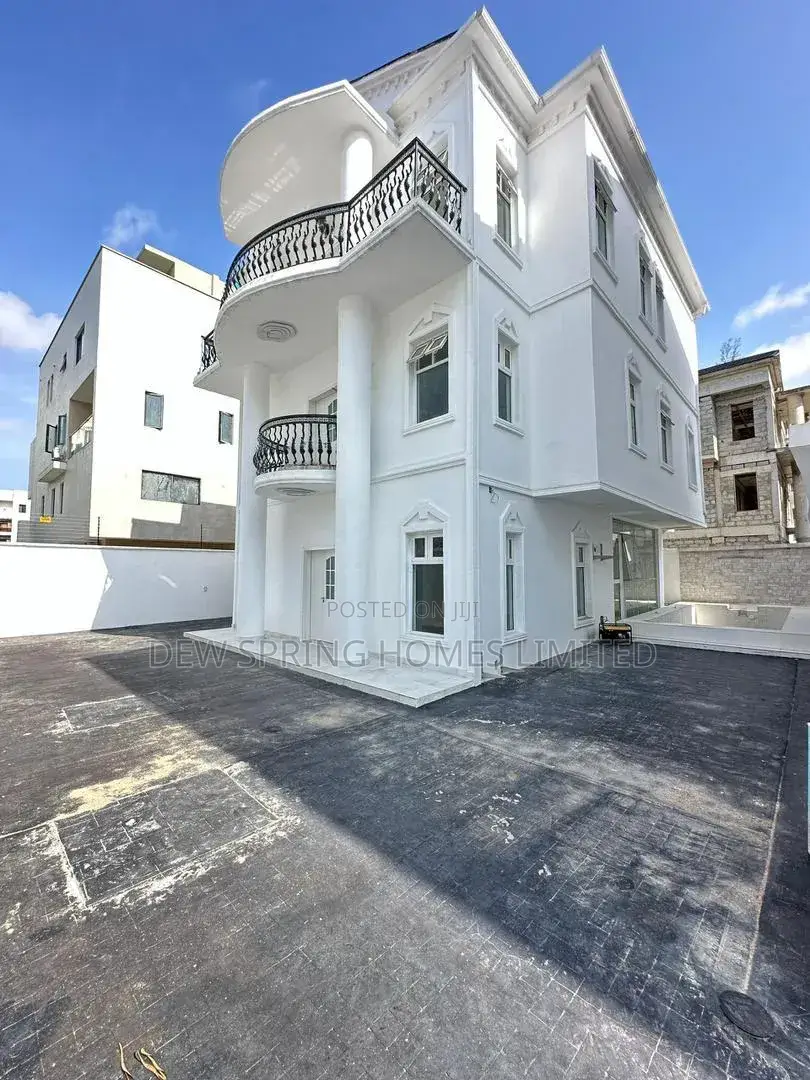 5bdrm Villa in Banana Island for sale