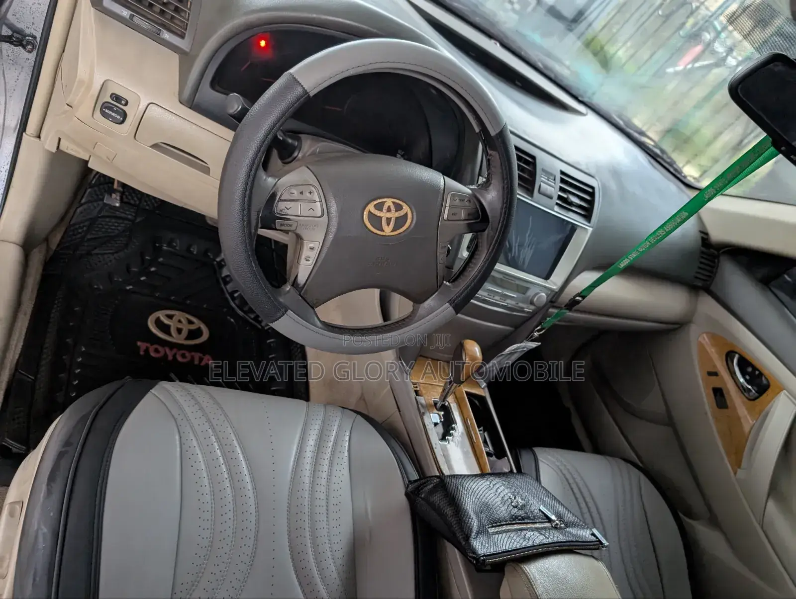Toyota Camry XLE V6 4dr Sedan (3.5L 6cyl 6AM) 2008 Gray