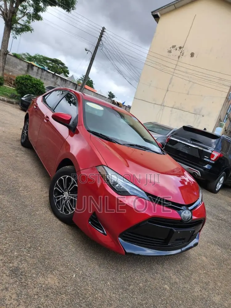 Toyota Corolla LE (1.8L 4cyl 2A) 2018 Red