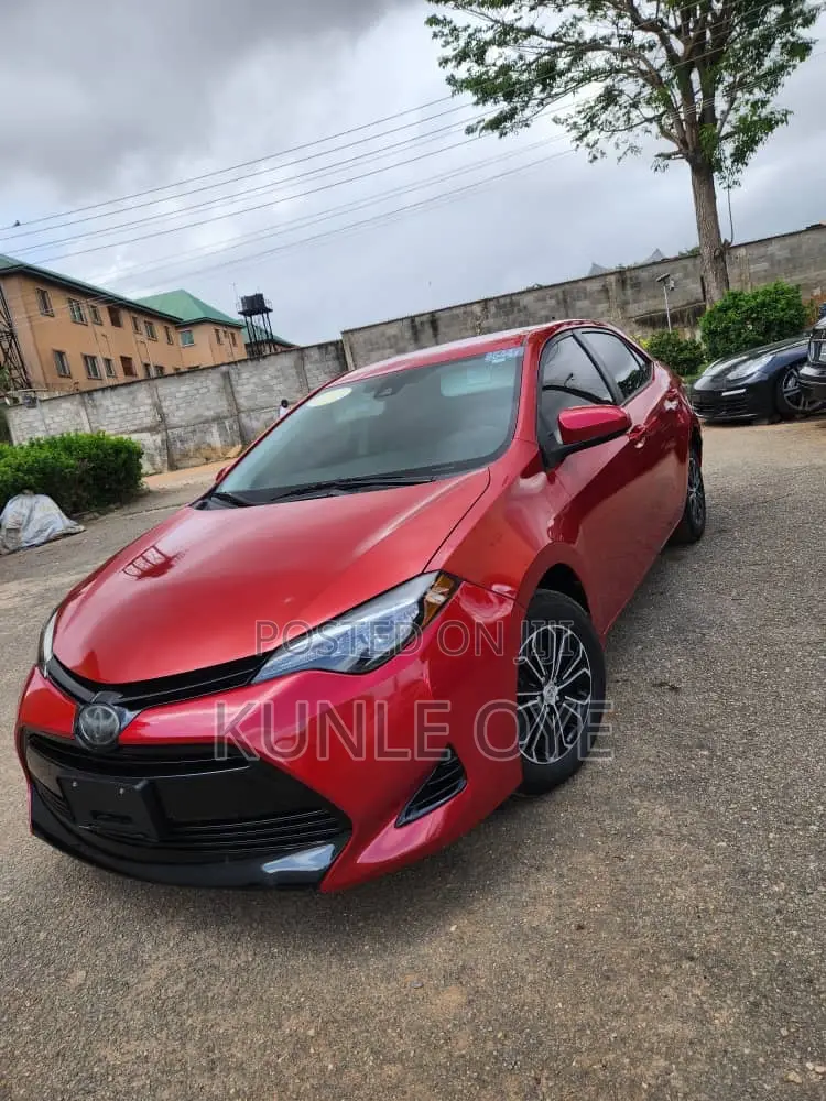 Toyota Corolla LE (1.8L 4cyl 2A) 2018 Red