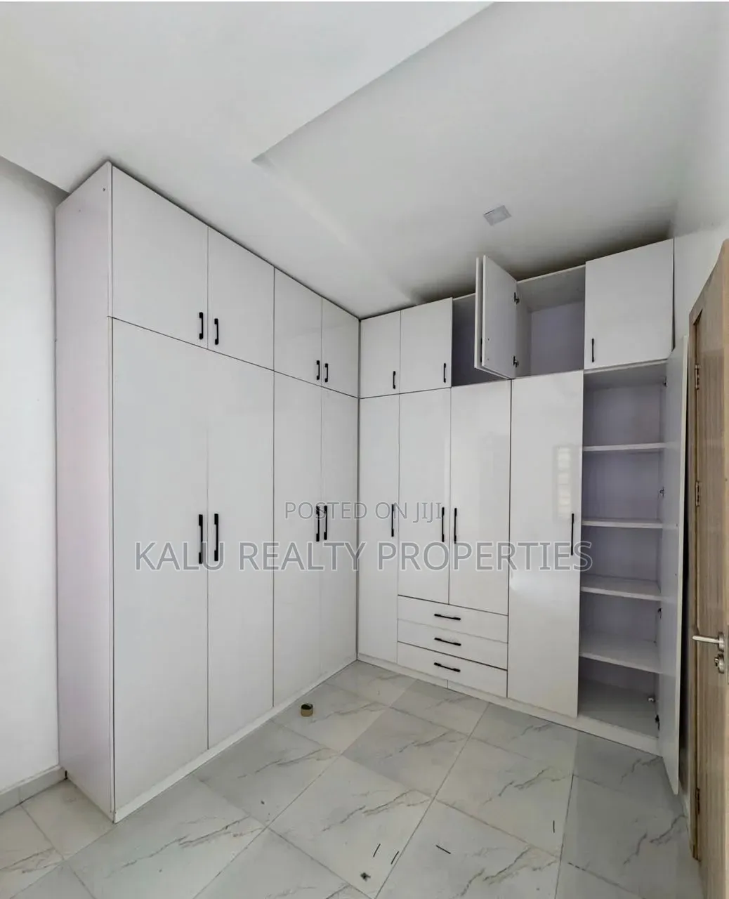 4bdrm Duplex in Idado for rent