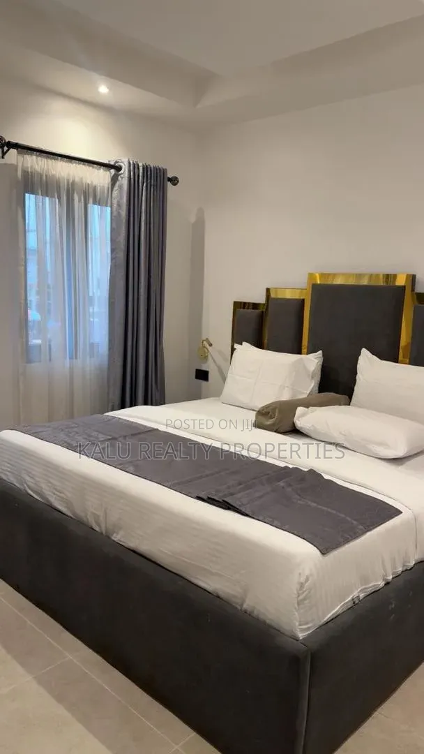 4bdrm Maisonette in Lekki Phase1 for rent