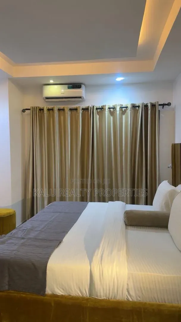 4bdrm Maisonette in Lekki Phase1 for rent